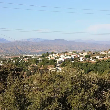 El Roble Holidays