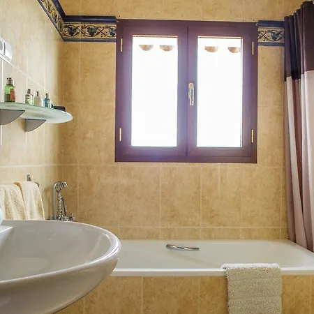 Casa rural El Roble Holidays *
