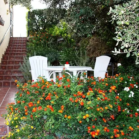 El Roble Holidays